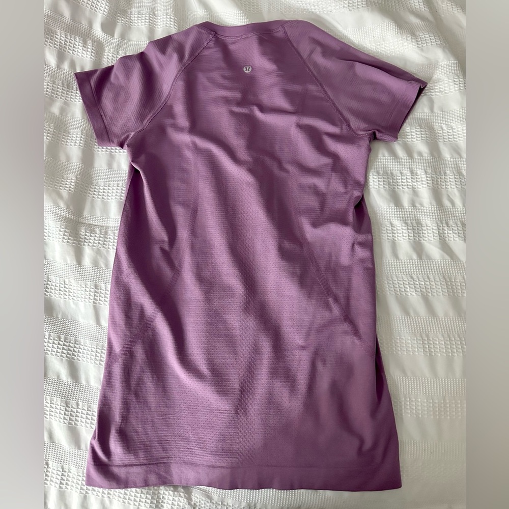 Purple Lululemon Size: 6 Swiftly Tech Short-Sleeve 2.0